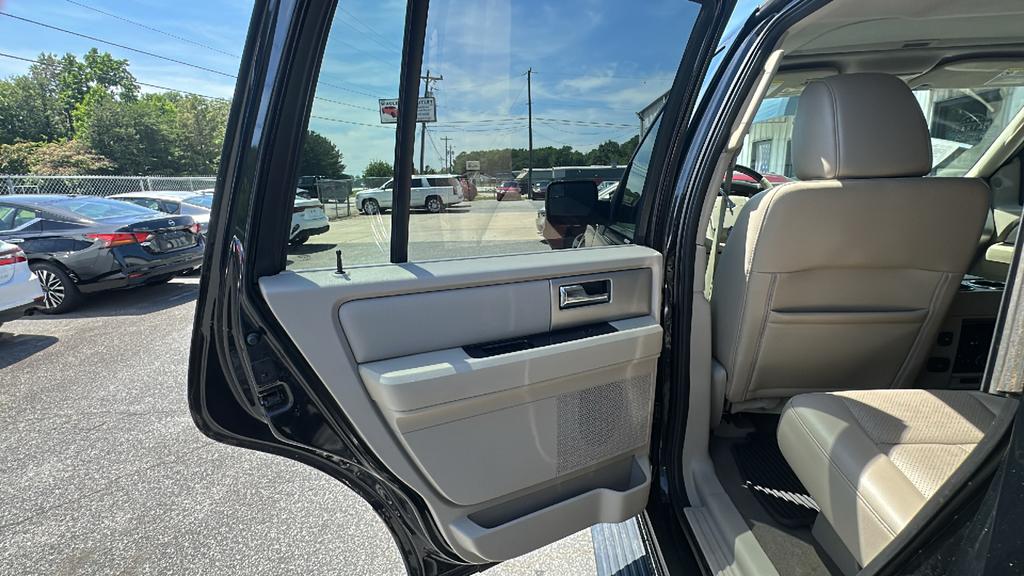 2014 Ford Expedition - $13,900