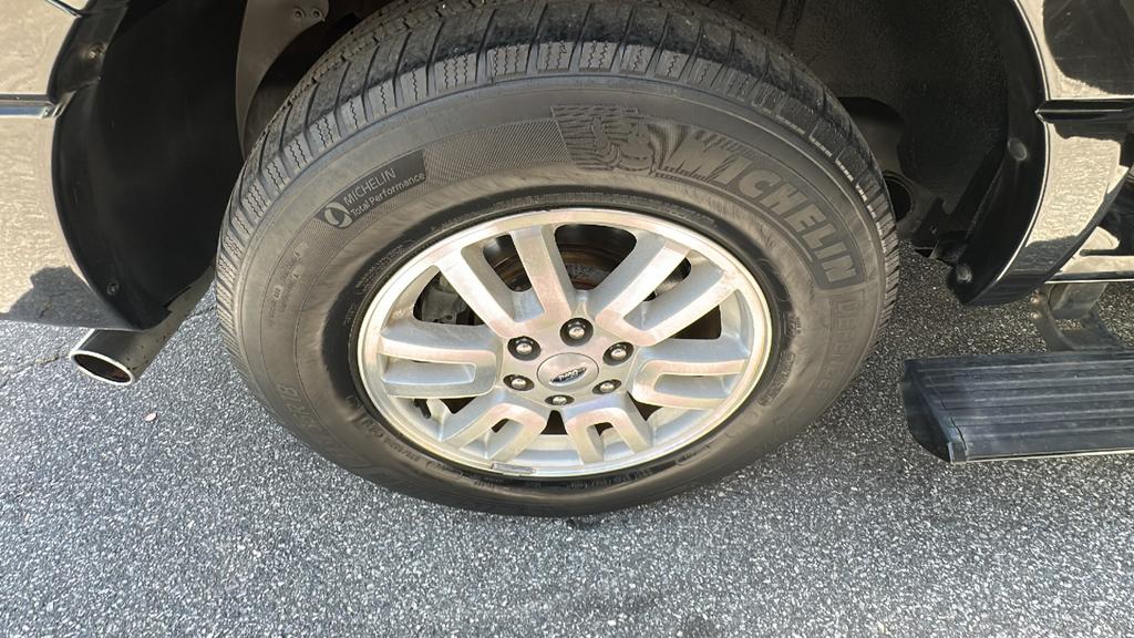2014 Ford Expedition - $13,900