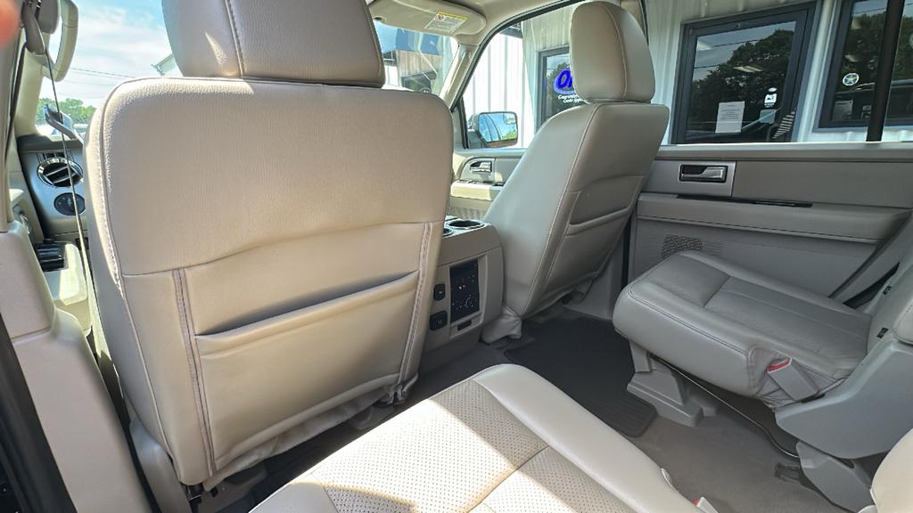 2014 Ford Expedition - $13,900