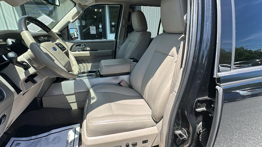2014 Ford Expedition - $13,900