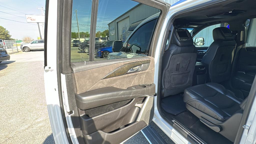 2019 Cadillac Escalade - $29,900