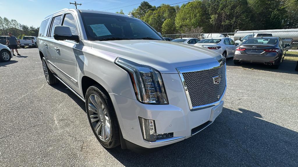 2019 Cadillac Escalade - $29,900