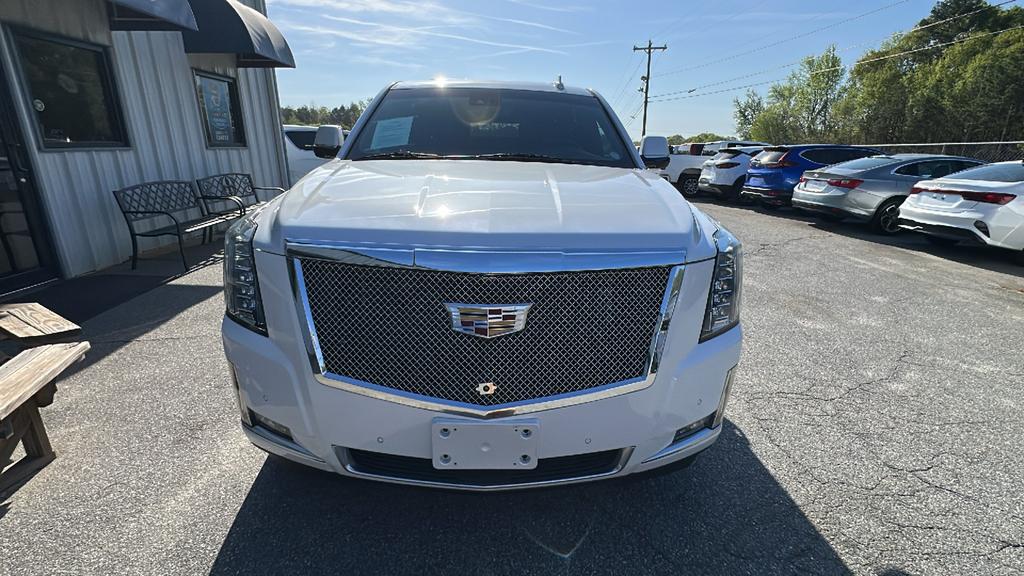 2019 Cadillac Escalade - $29,900