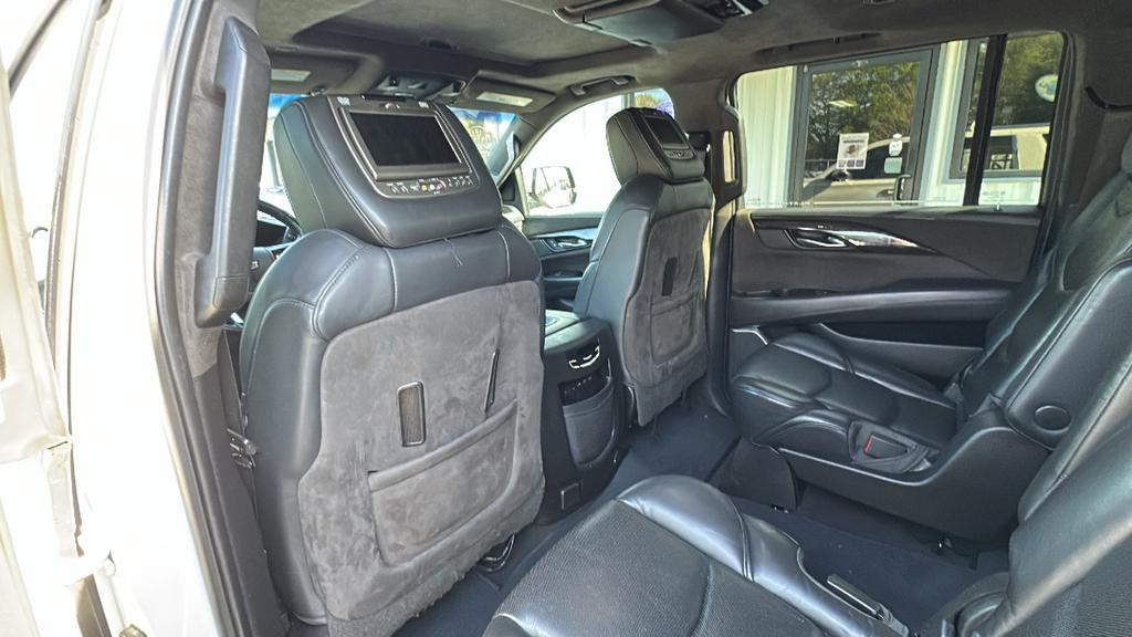 2019 Cadillac Escalade - $29,900