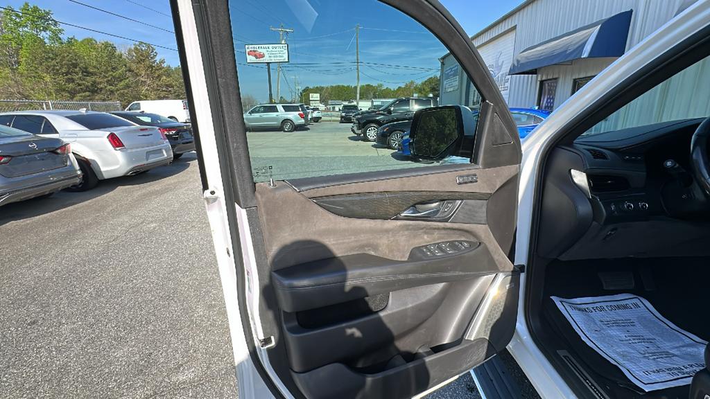 2019 Cadillac Escalade - $29,900
