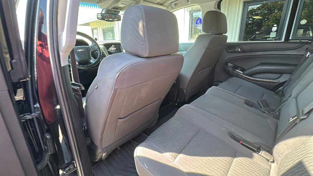 2017 Chevrolet Suburban - $23,900