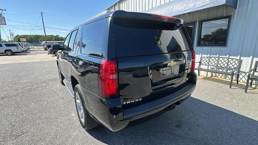 2017 Chevrolet Suburban - $23,900
