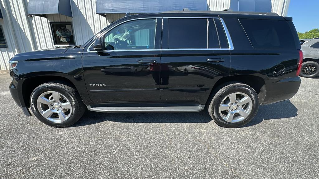 2017 Chevrolet Suburban - $23,900
