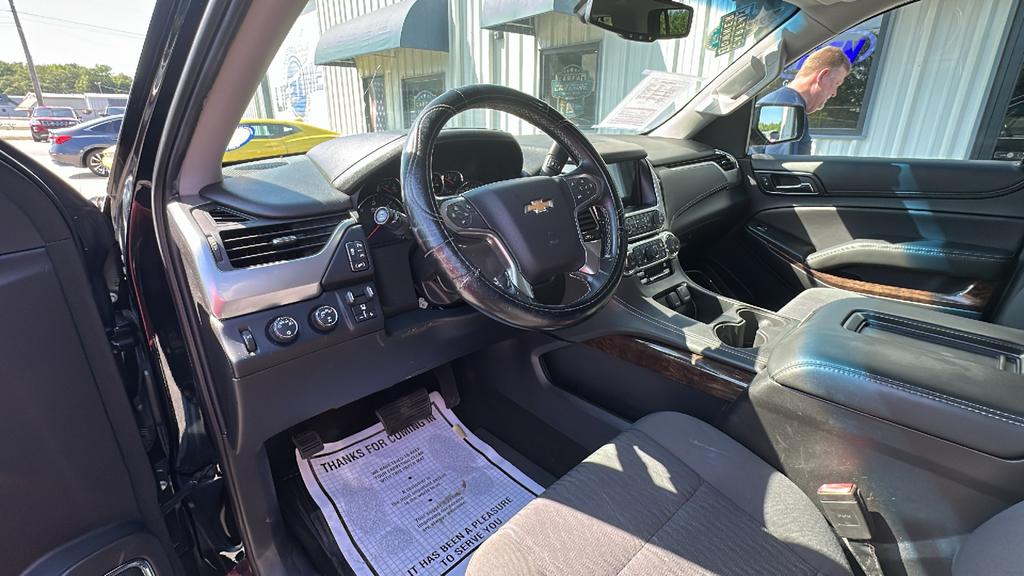2017 Chevrolet Suburban - $23,900