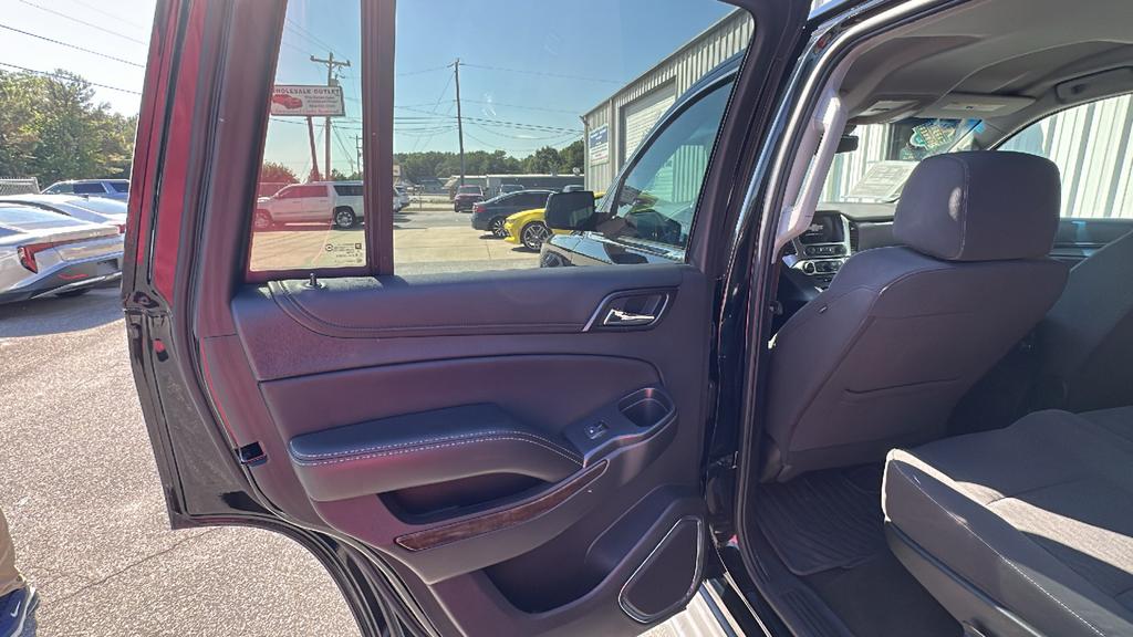 2017 Chevrolet Suburban - $23,900