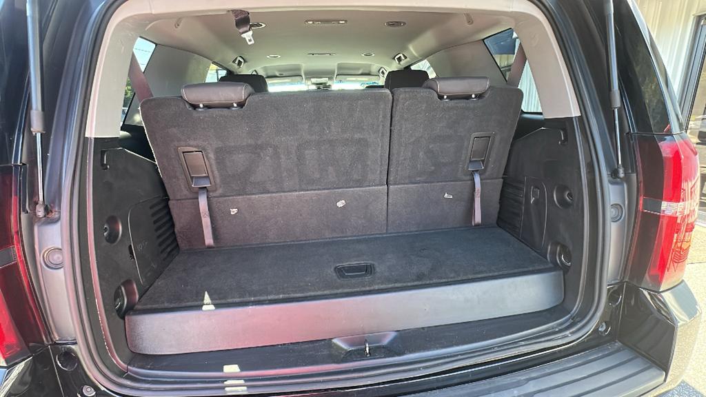 2017 Chevrolet Suburban - $23,900