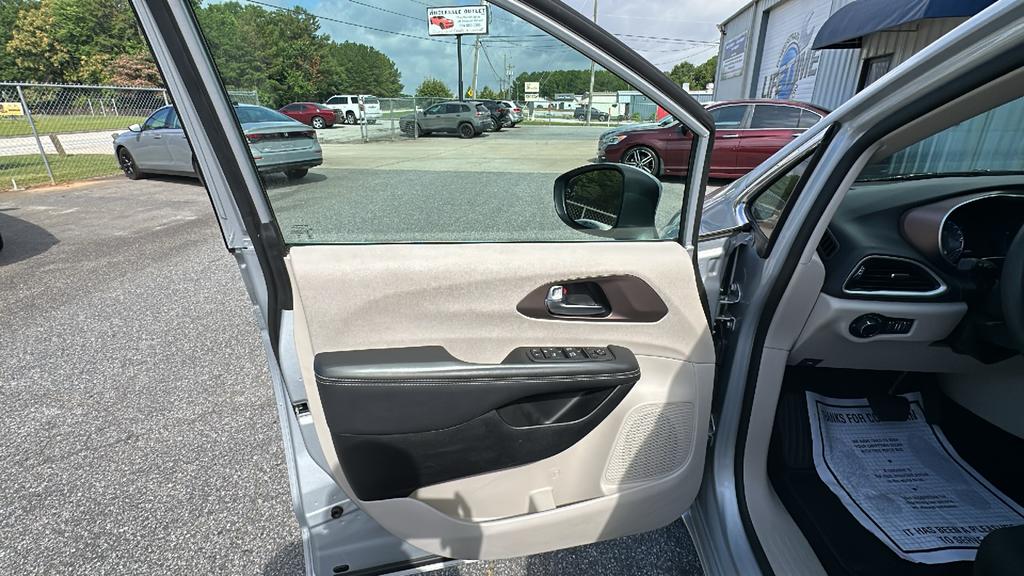 2023 Chrysler Voyager - $25,900