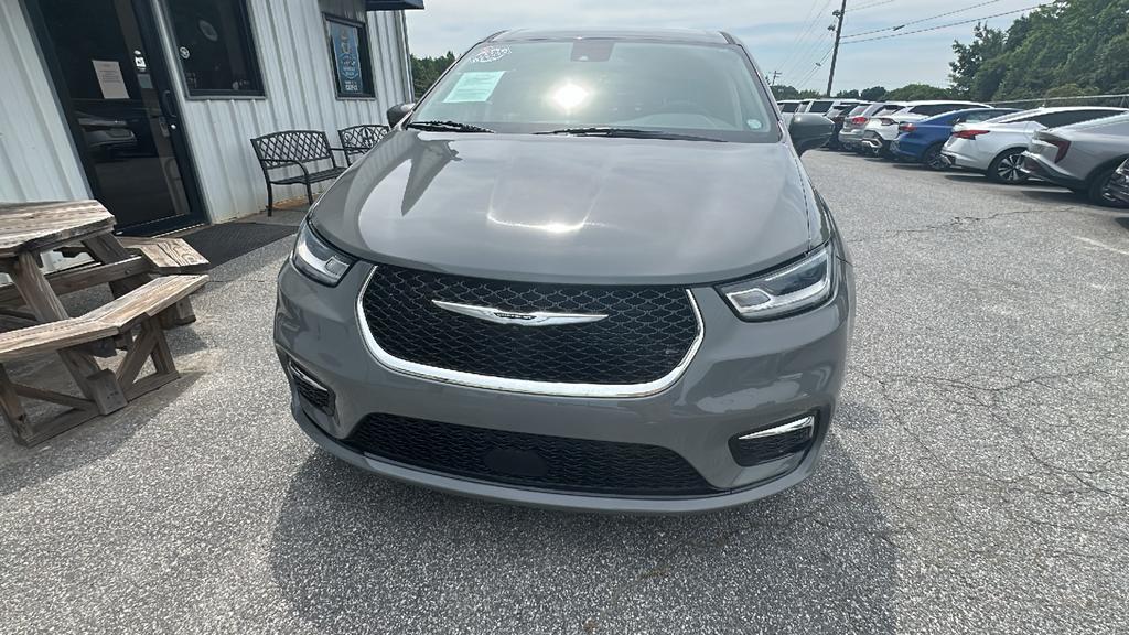 2023 Chrysler Pacifica - $25,900