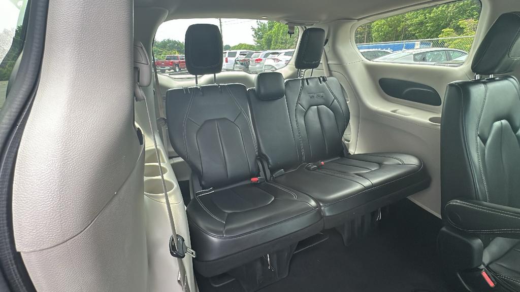 2023 Chrysler Pacifica - $25,900