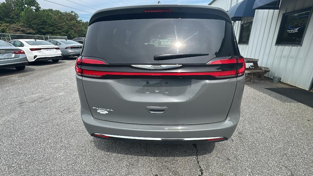 2023 Chrysler Pacifica - $25,900