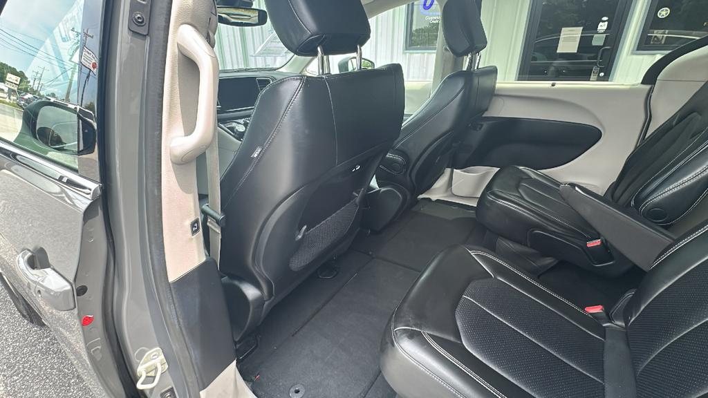2023 Chrysler Pacifica - $25,900