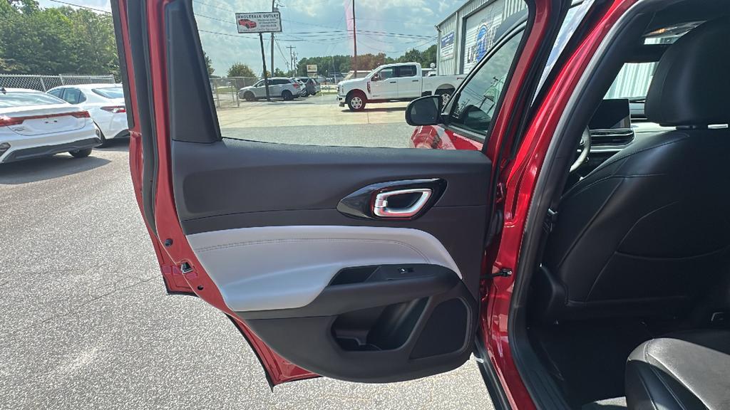 2025 Jeep Compass - $24,900