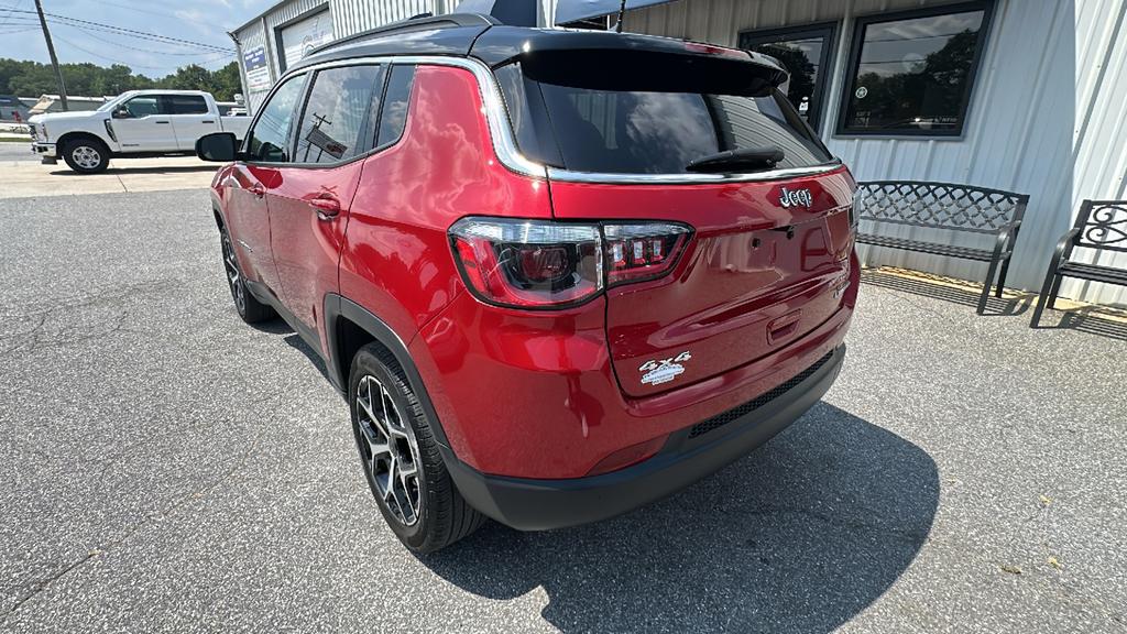 2025 Jeep Compass - $24,900