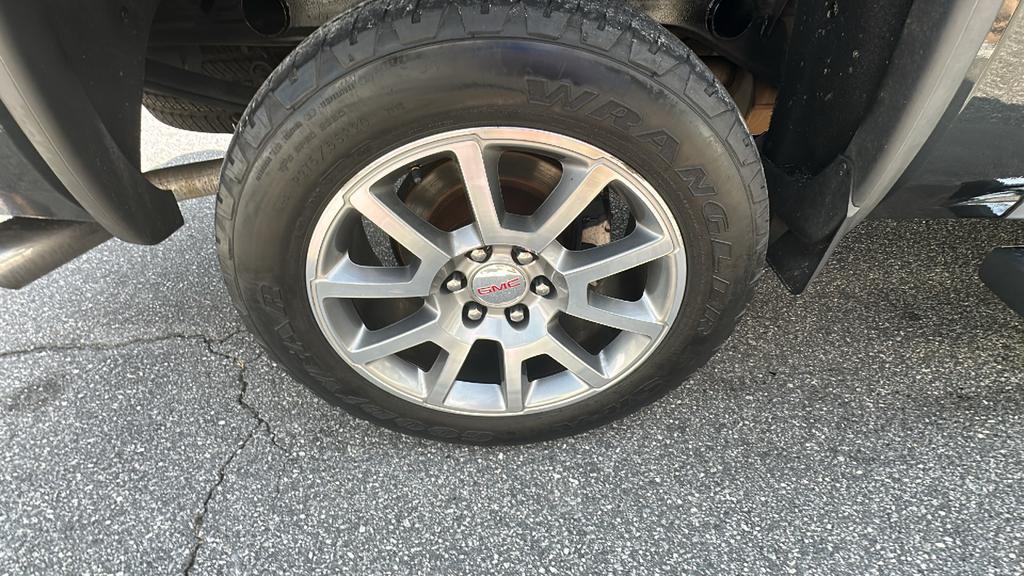 2018 GMC Sierra - $28,900