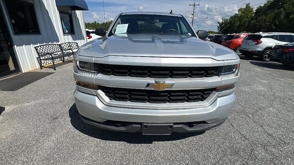 2018 Chevrolet Silverado 1500 - $17,900