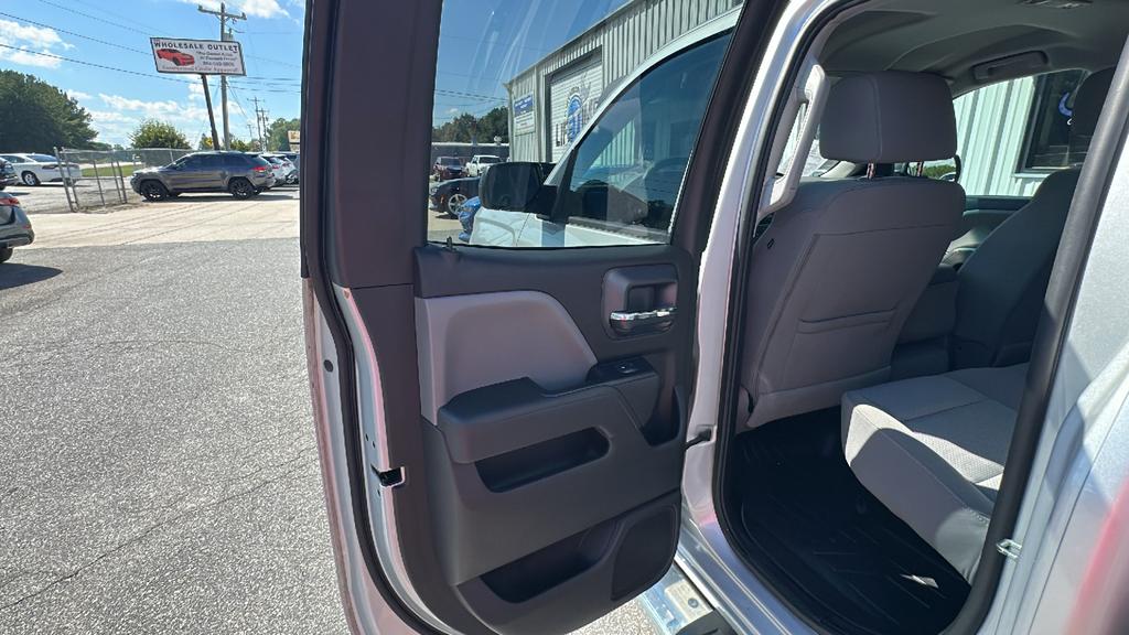 2018 Chevrolet Silverado 1500 - $17,900