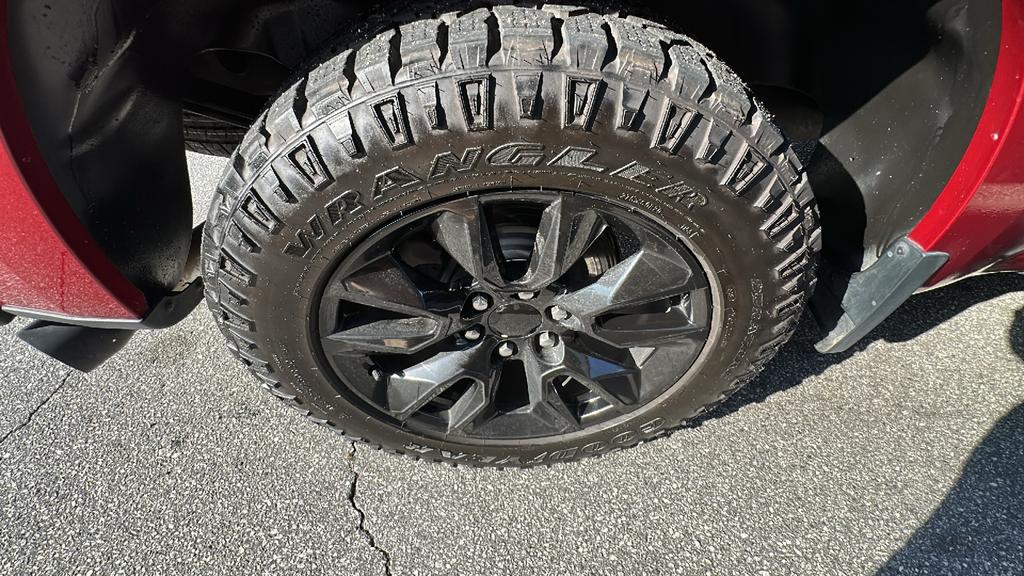 2021 Chevrolet Silverado - $27,900