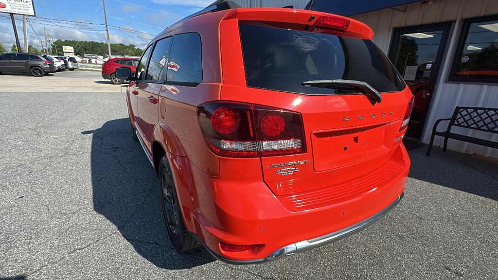 2018 Dodge Journey - $10,900