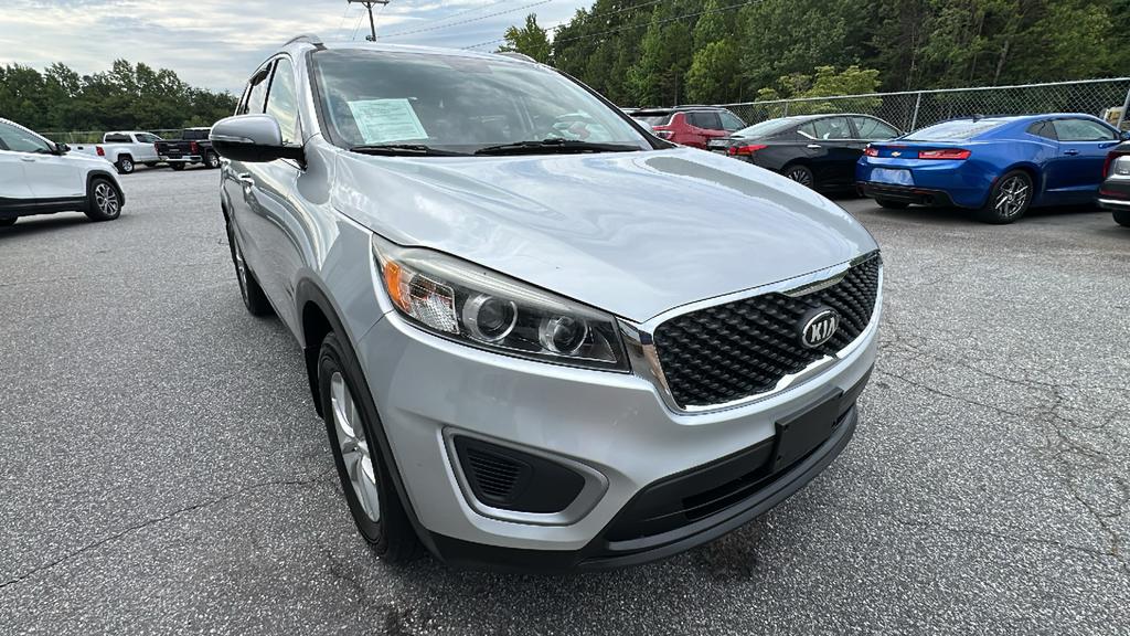 2018 Kia Sorento - $10,900