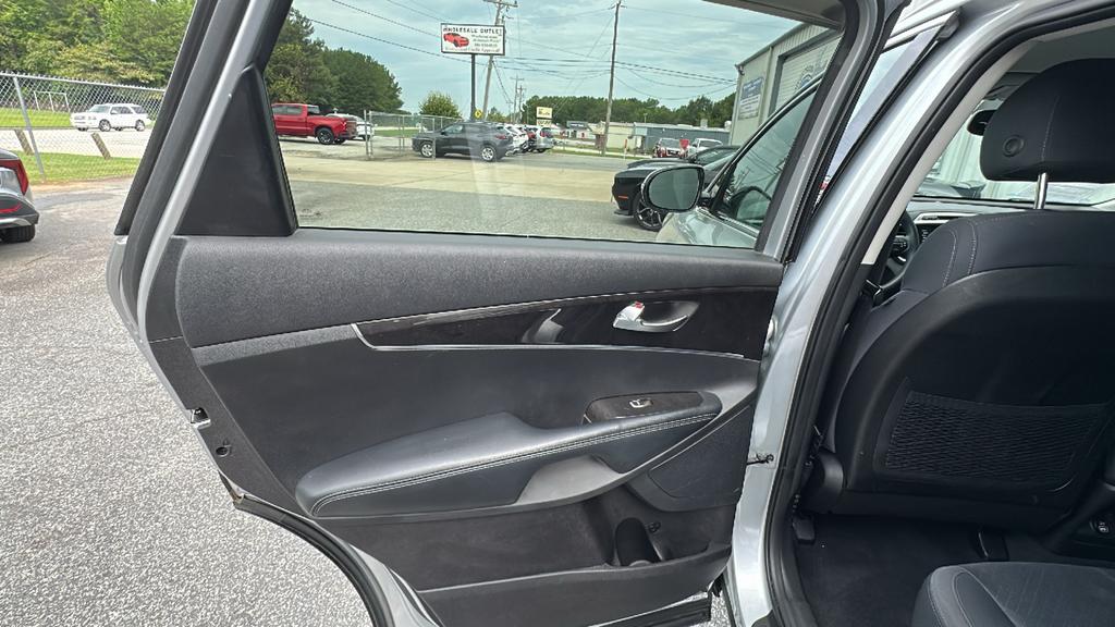 2018 Kia Sorento - $10,900
