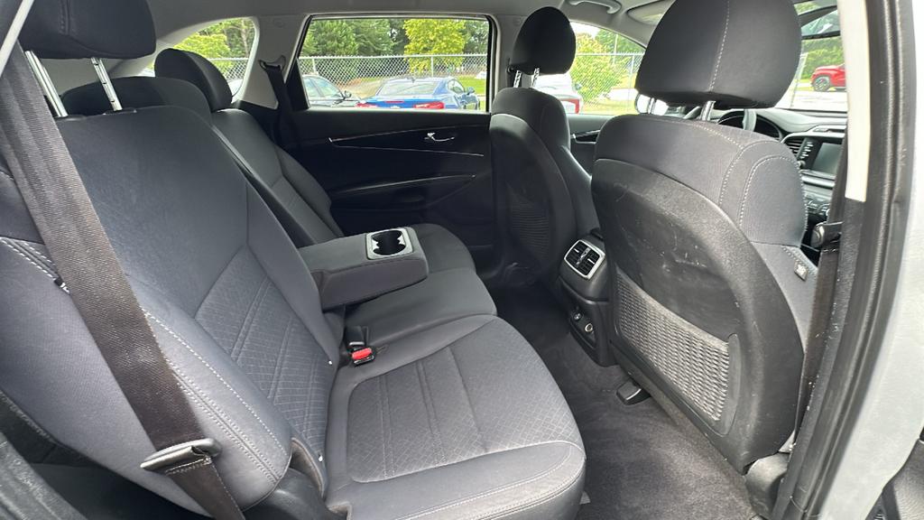 2018 Kia Sorento - $10,900