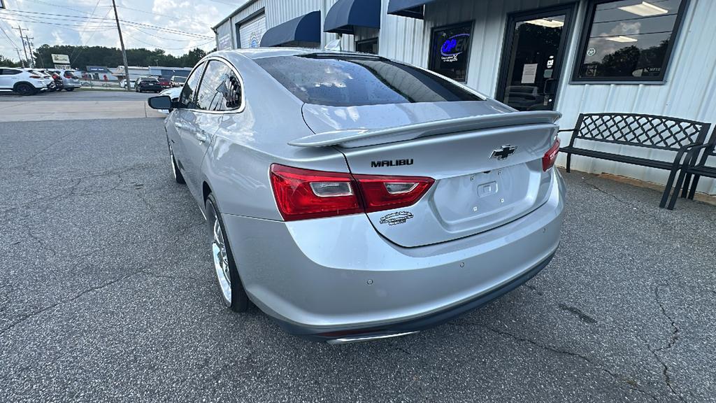 2021 Chevrolet Malibu - $19,900