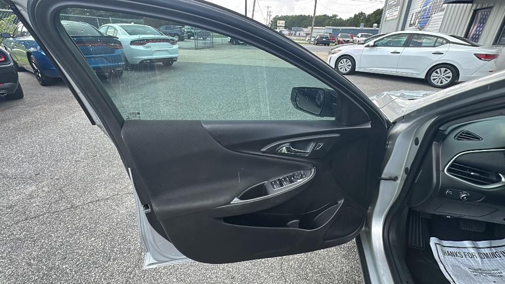 2021 Chevrolet Malibu - $19,900
