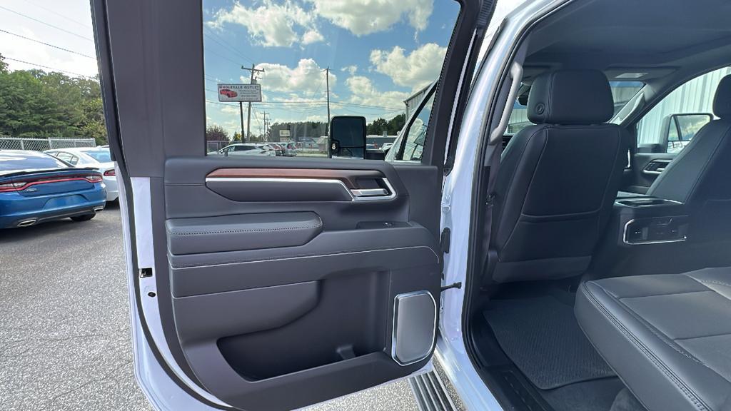 2025 GMC Sierra Hd - $73,900