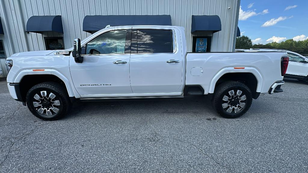 2025 GMC Sierra Hd - $73,900