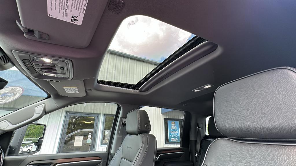 2025 GMC Sierra Hd - $73,900