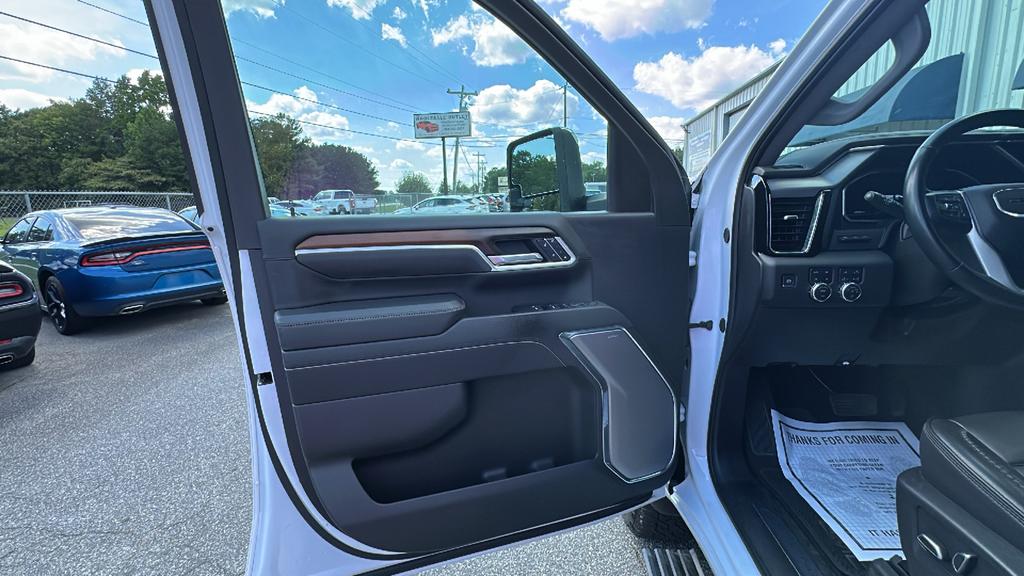 2025 GMC Sierra Hd - $73,900