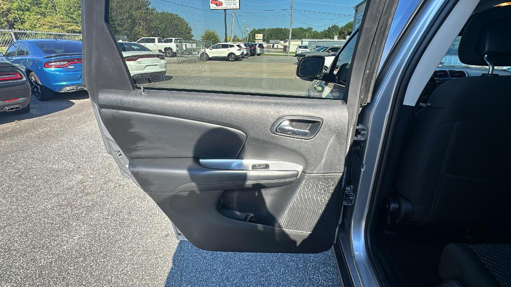 2019 Dodge Journey - $11,900