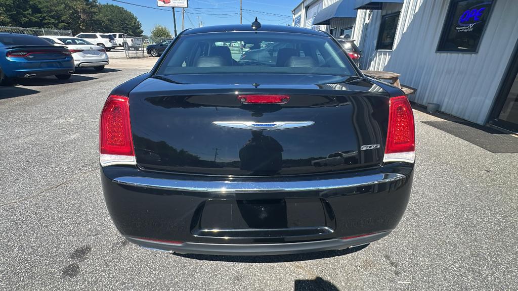 2020 Chrysler 300 - $19,900