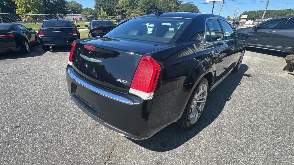 2020 Chrysler 300 - $19,900