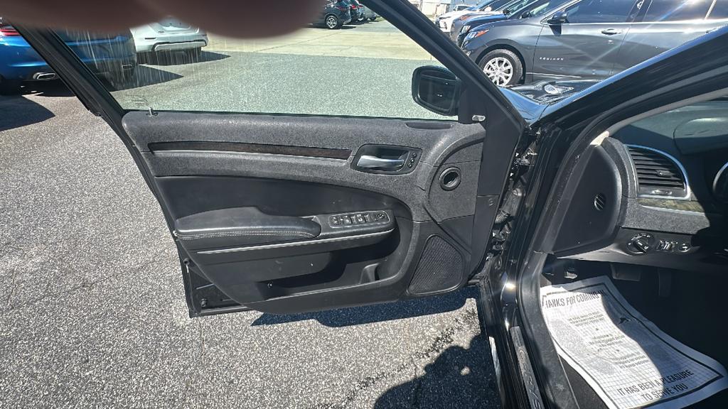 2020 Chrysler 300 - $19,900