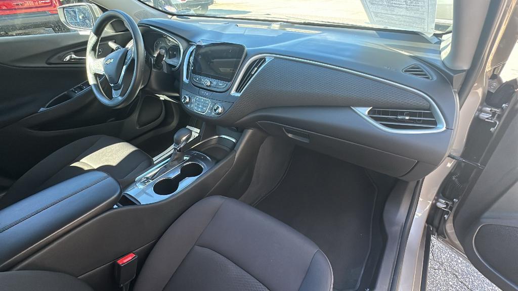2025 Chevrolet Malibu - $20,900