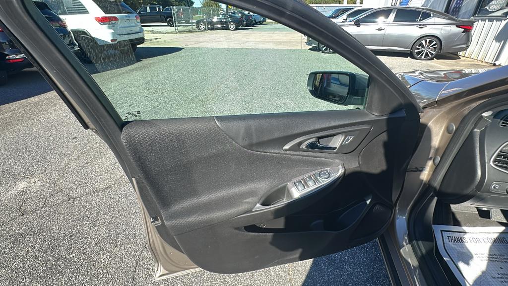 2025 Chevrolet Malibu - $20,900