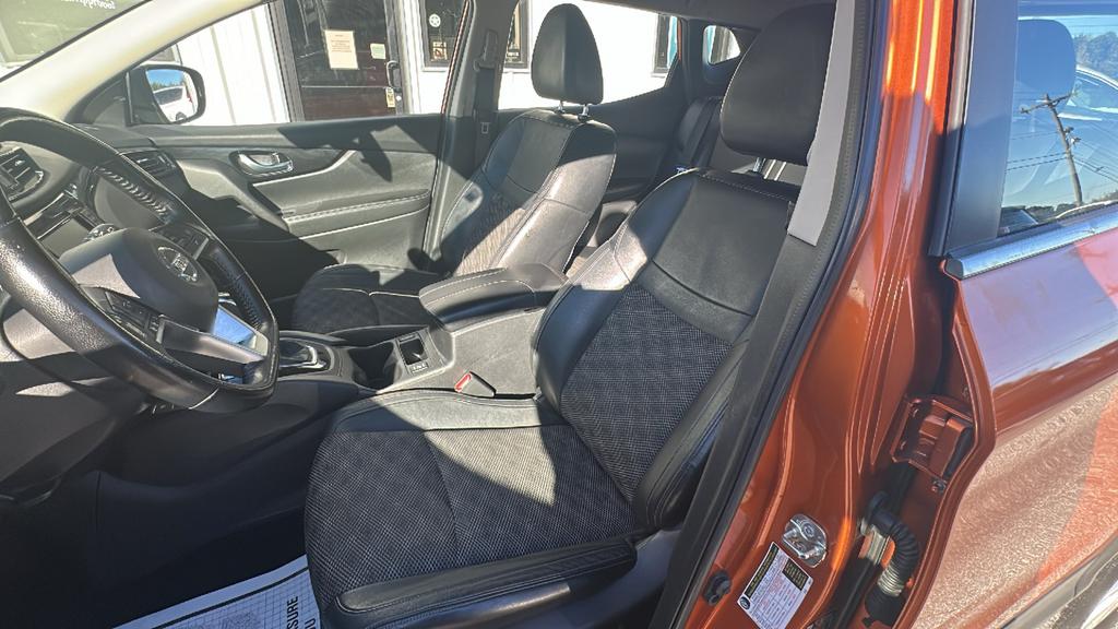2022 Nissan Rogue - $17,900