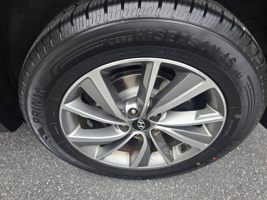2020 Hyundai Santa Fe - $12,495