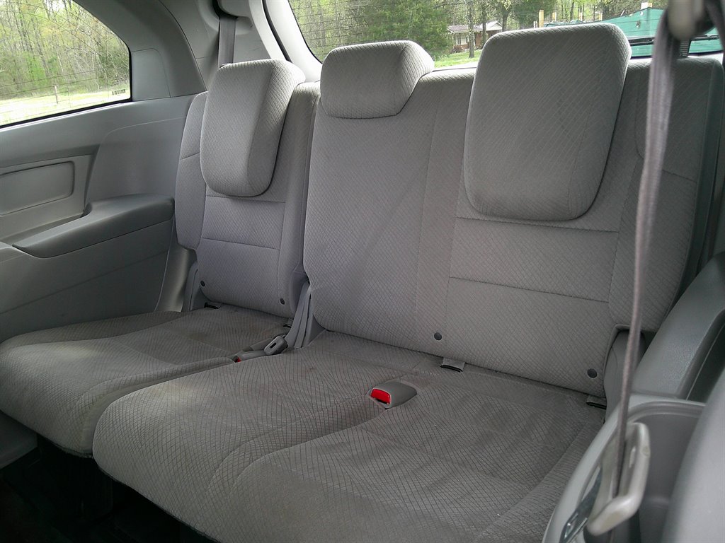 2015 Honda Odyssey LX photo