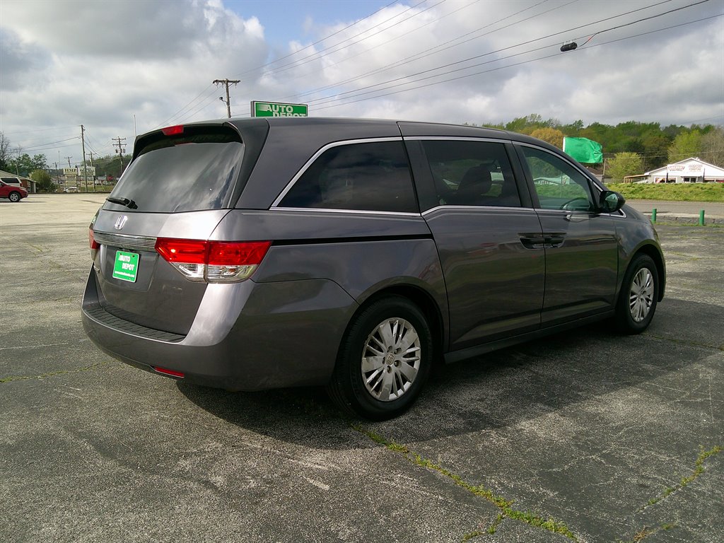 2015 Honda Odyssey LX photo
