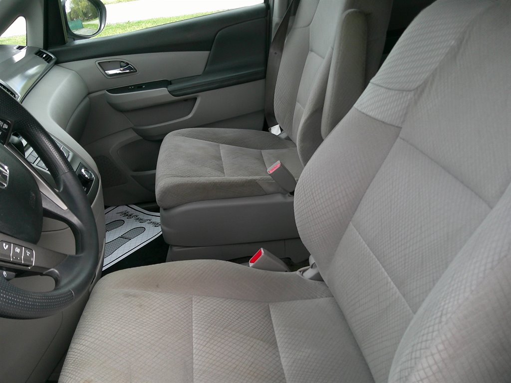 2015 Honda Odyssey LX photo