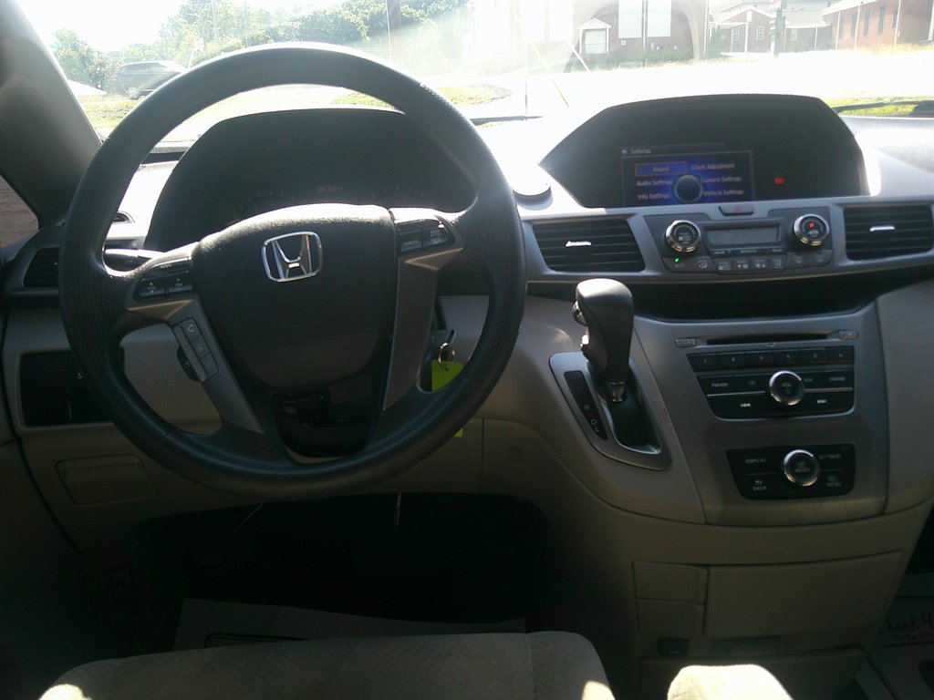 2014 Honda Odyssey - $12,995
