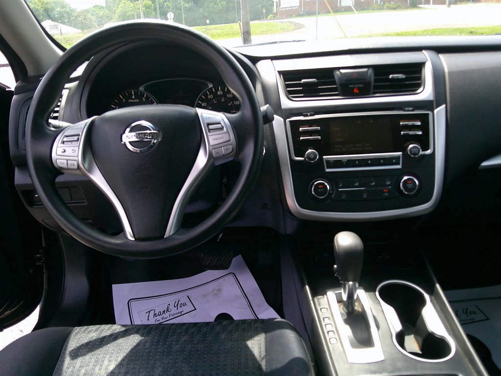 2016 Nissan Altima - $14,995