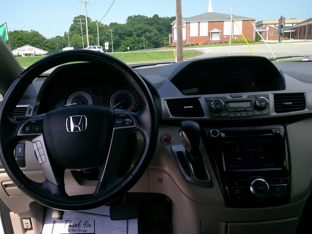 2014 Honda Odyssey - $14,995